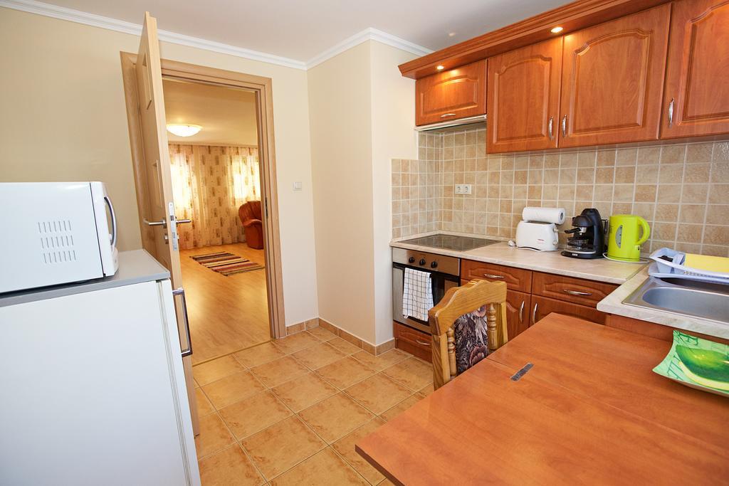 Zoli Apartmanok-Brody 51-53 Hajduszoboszlo Exterior photo