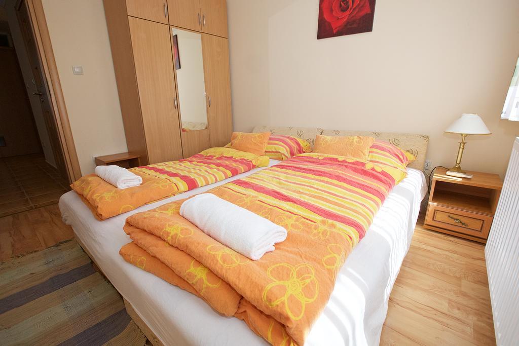 Zoli Apartmanok-Brody 51-53 Hajduszoboszlo Exterior photo