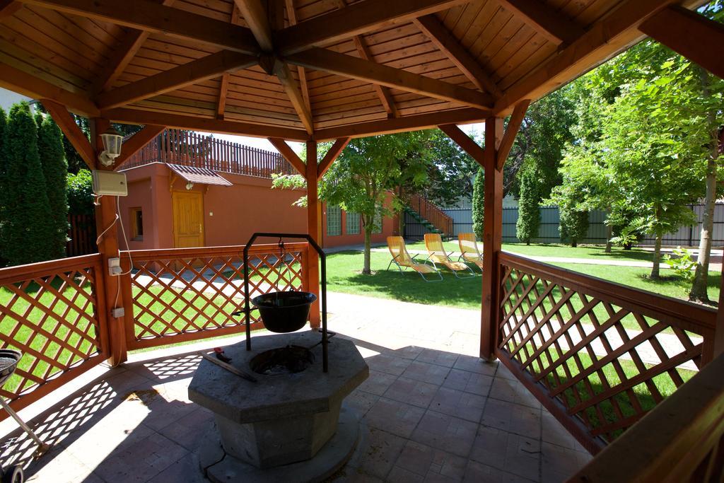Zoli Apartmanok-Brody 51-53 Hajduszoboszlo Exterior photo